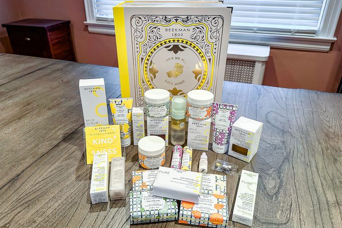 Rda24 Beekman 1802 Advent Calendar with all its contents laid out in front of it.