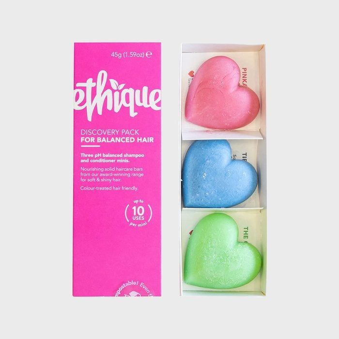 Box containing heart-shaped shampoo bars; pink, blue, green arranged vertically. Pack labeled 