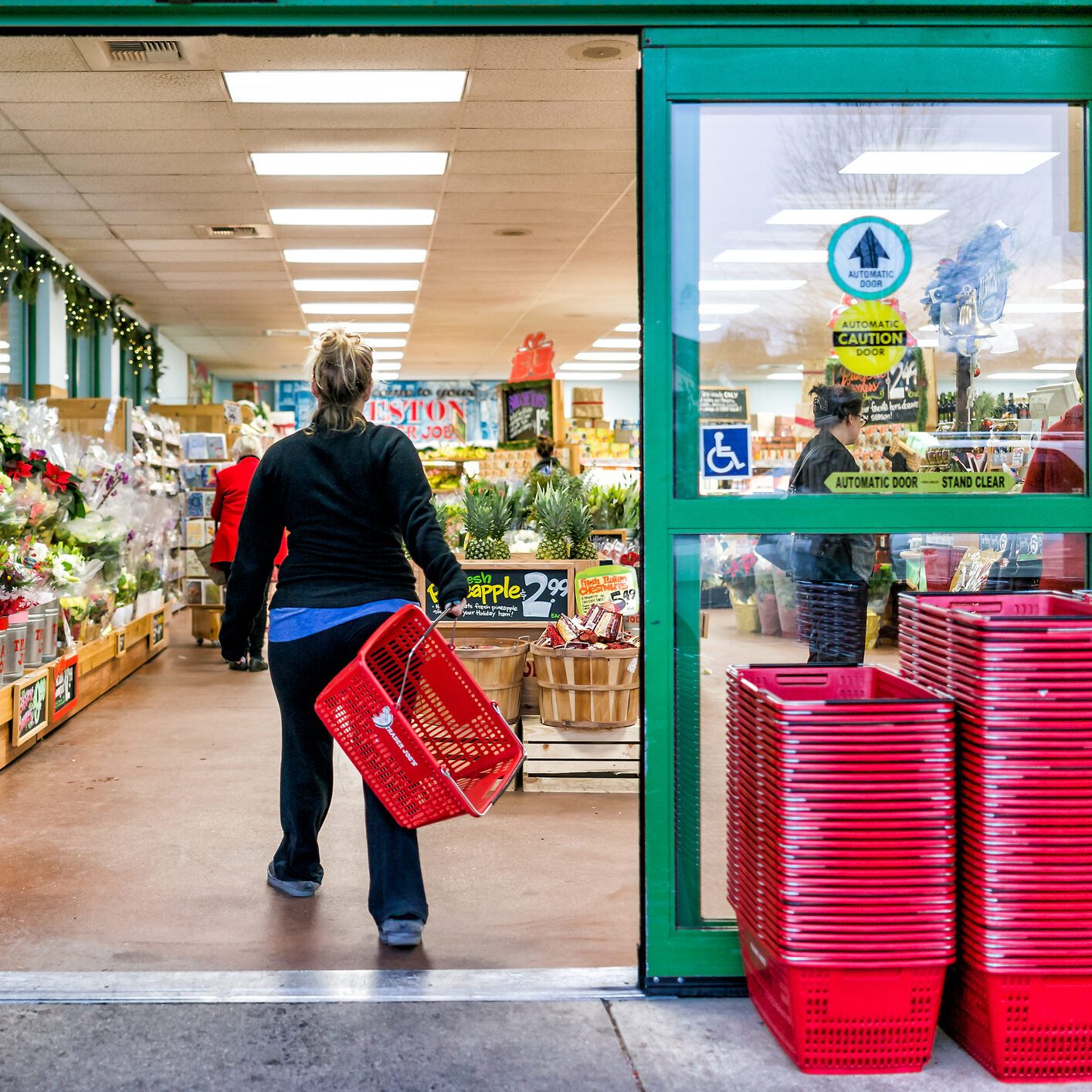 Here’s Why You Always Feel a Burst of Cold Air When You Walk into a Grocery Store