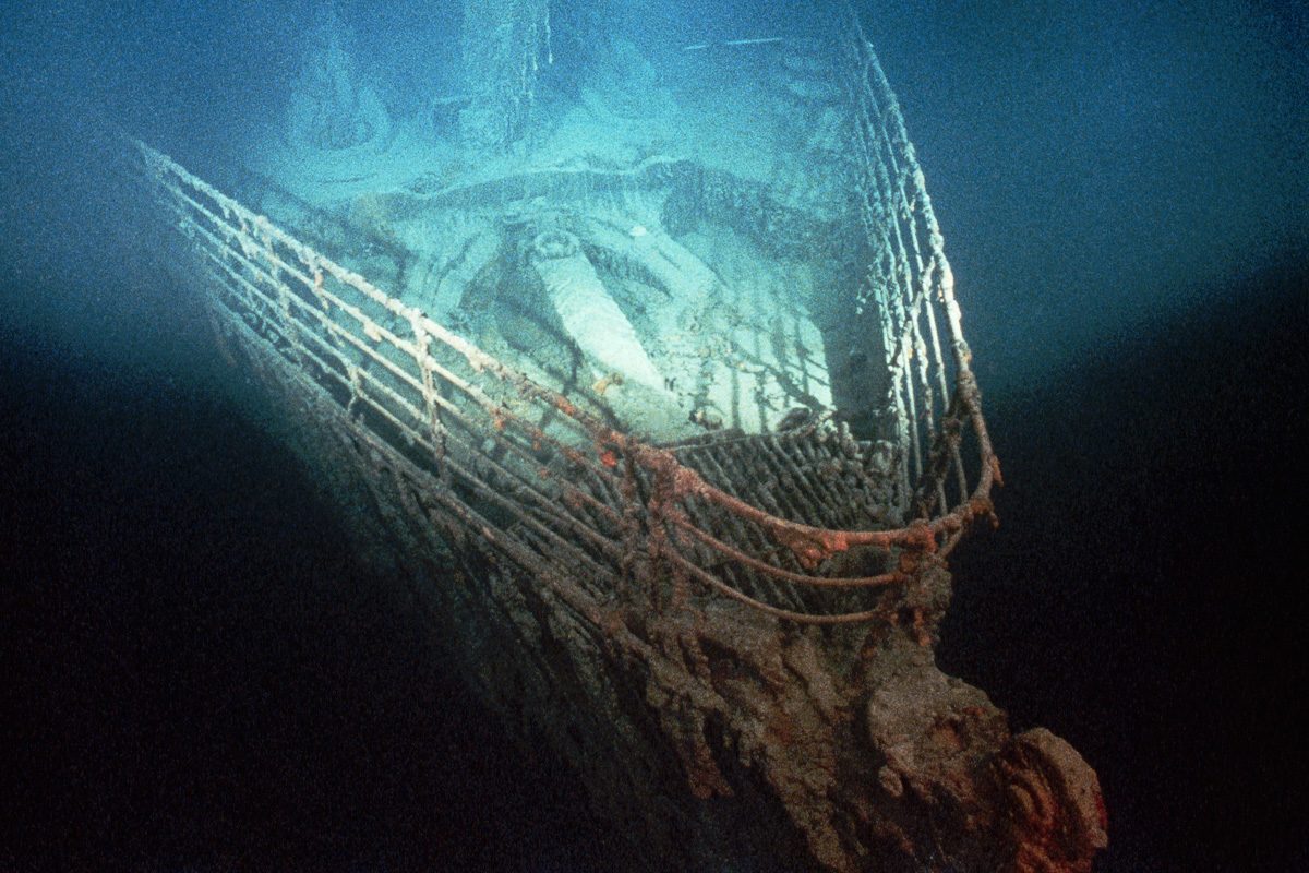 bow of shipwrecked titanic
