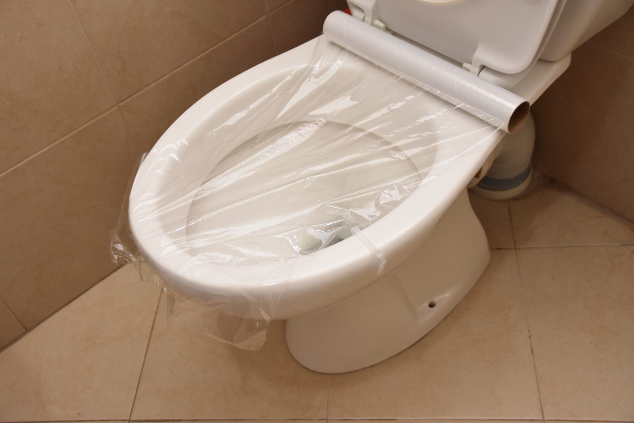 Toilet prank - Saran Wrap on the toilet